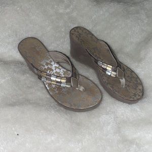 Clarks sandals/flip-flops wedges gray